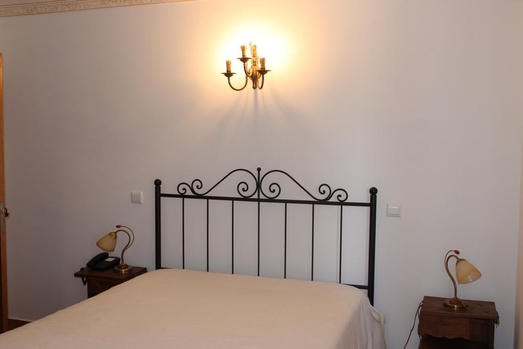 "O Viajante" Low Cost Hotel Estremoz Exterior photo