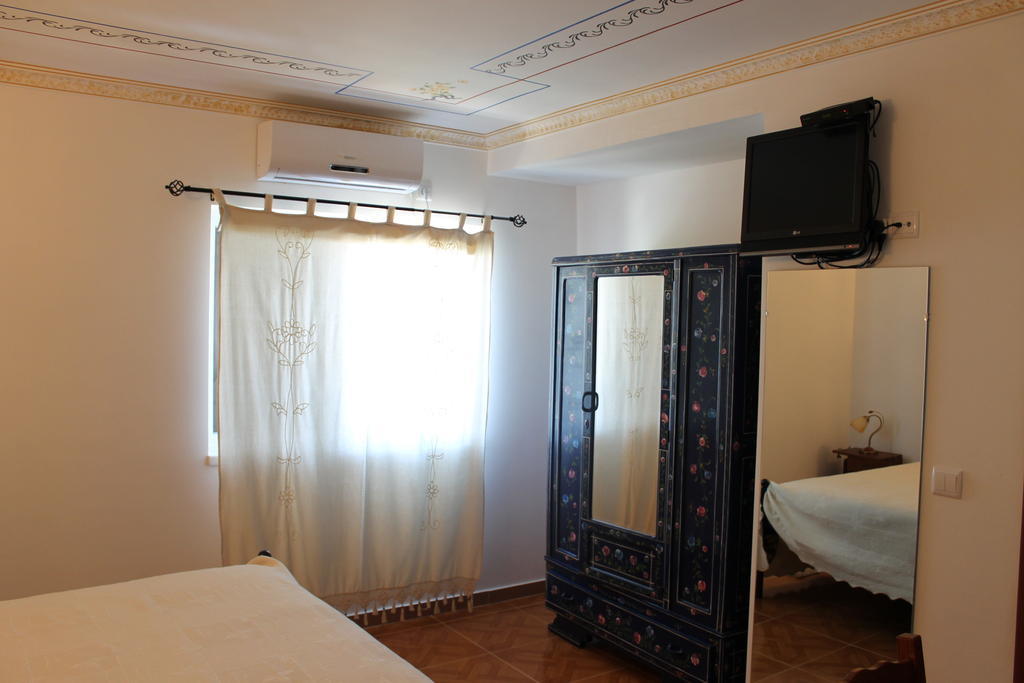 "O Viajante" Low Cost Hotel Estremoz Exterior photo