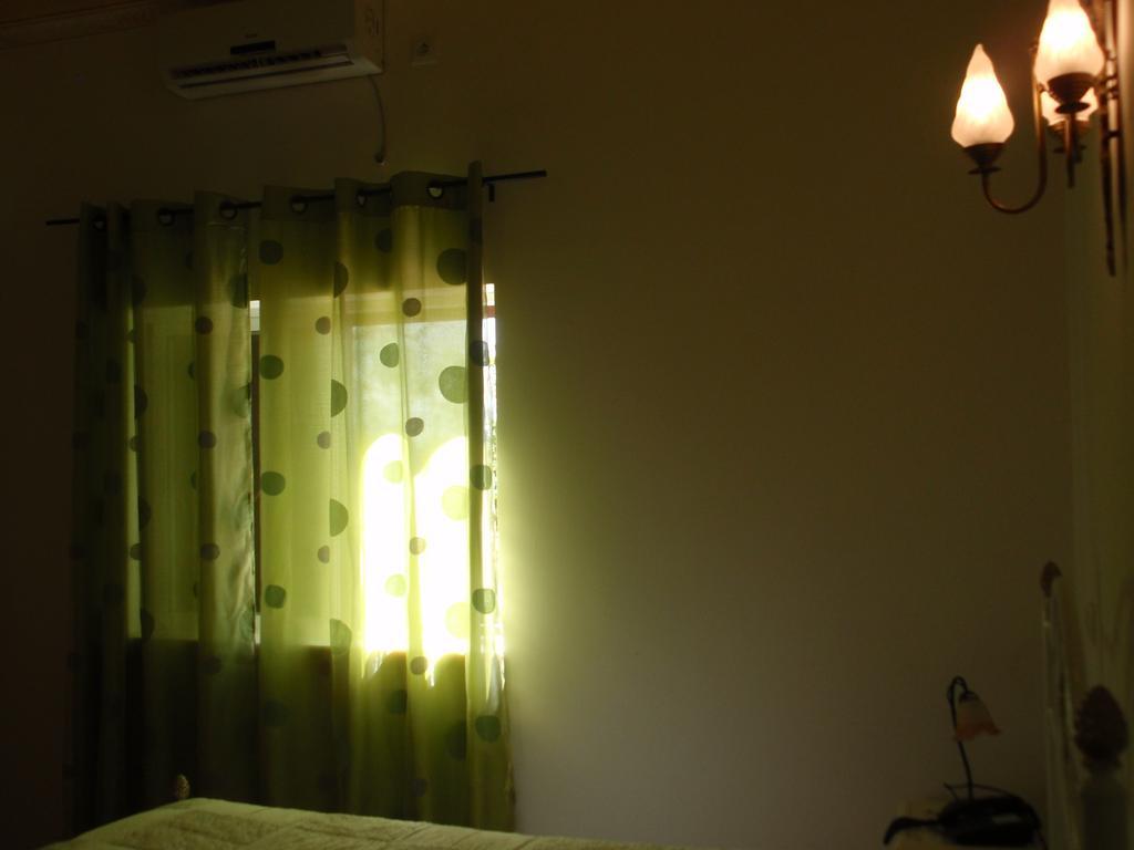 "O Viajante" Low Cost Hotel Estremoz Room photo