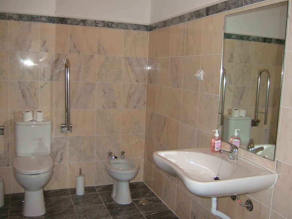 "O Viajante" Low Cost Hotel Estremoz Room photo