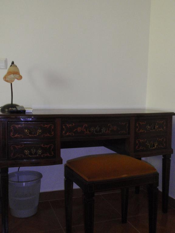 "O Viajante" Low Cost Hotel Estremoz Room photo